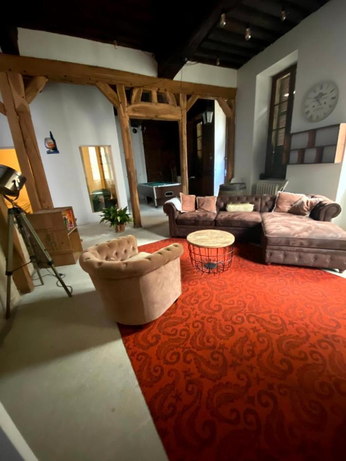 アヴァヨンGite Les Domainesアパートメント エクステリア 写真